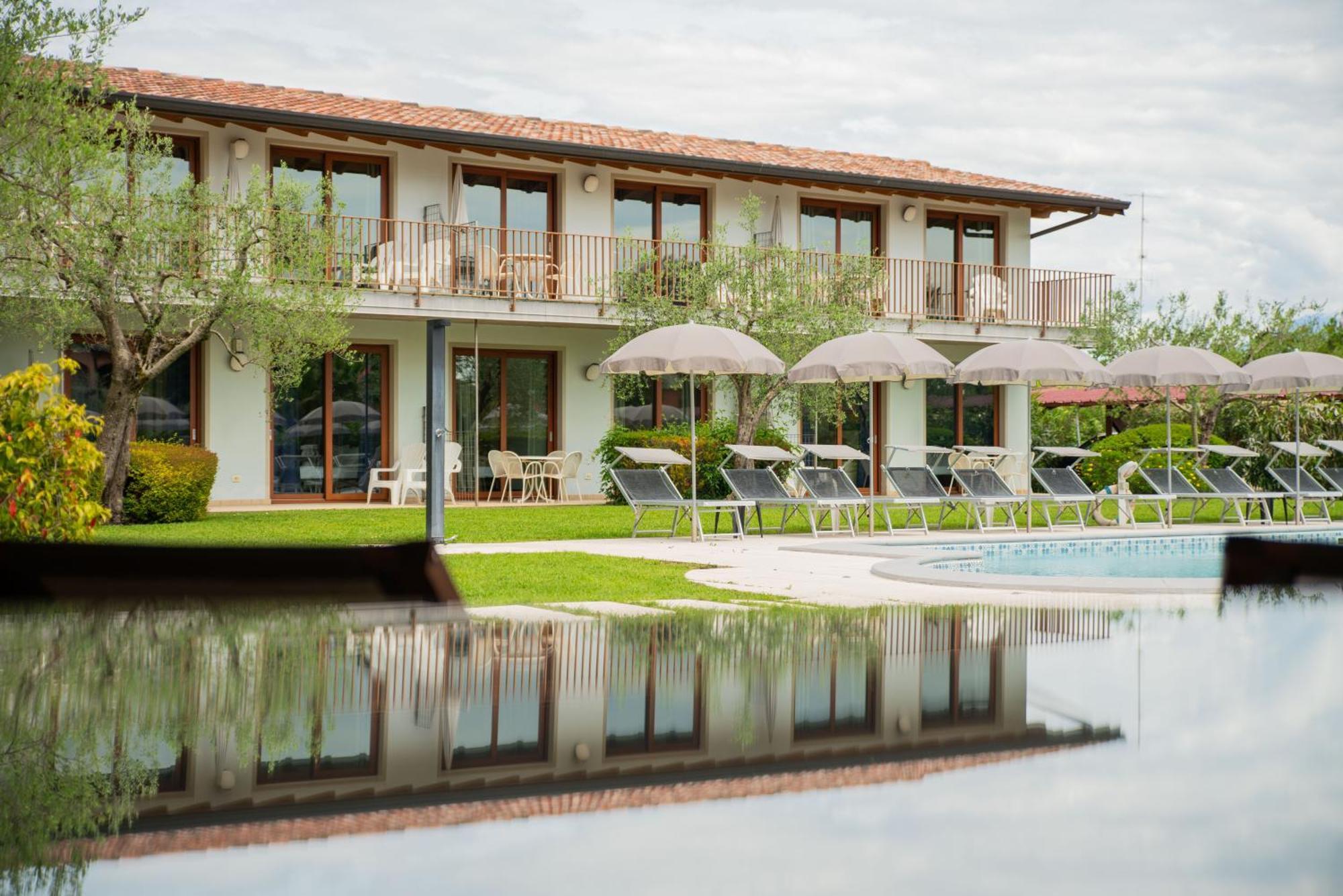 Residence Molino - Holiday Apartments Manerba del Garda Exterior photo