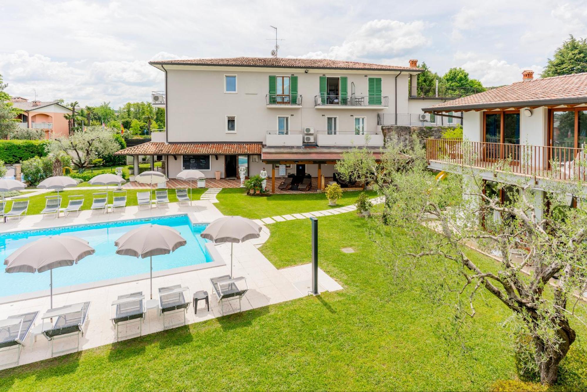 Residence Molino - Holiday Apartments Manerba del Garda Exterior photo