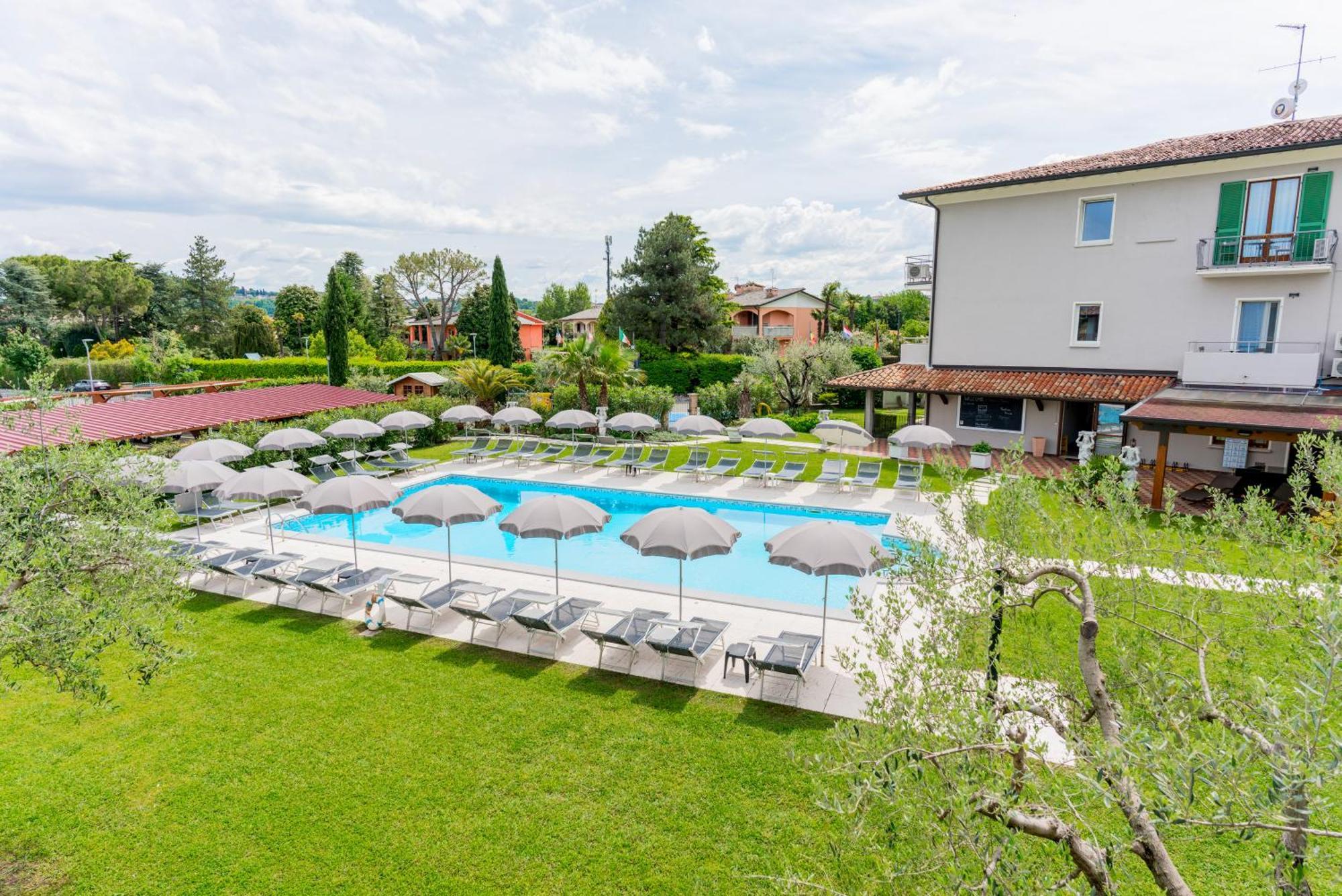 Residence Molino - Holiday Apartments Manerba del Garda Exterior photo